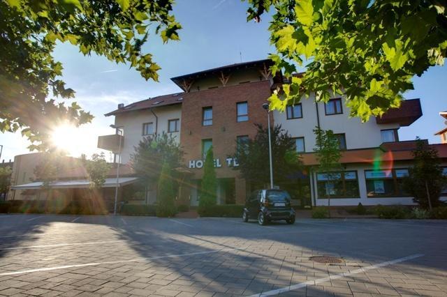Hotel Tevel Sladkovicovo Екстериор снимка