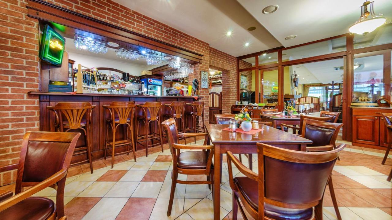 Hotel Tevel Sladkovicovo Екстериор снимка