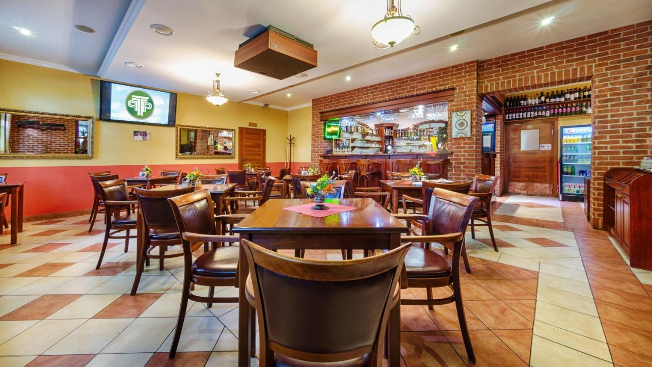 Hotel Tevel Sladkovicovo Екстериор снимка